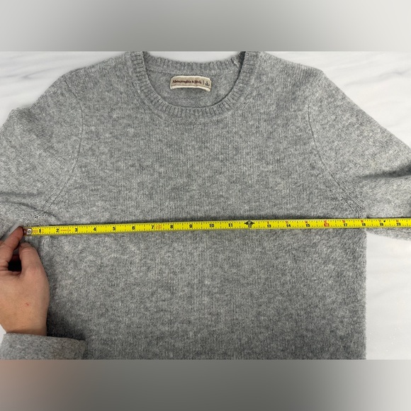 Abercrombie Fitch A&F Crew Neck Sweater Grey Gray Large L Preppy - Picture 3 of 6